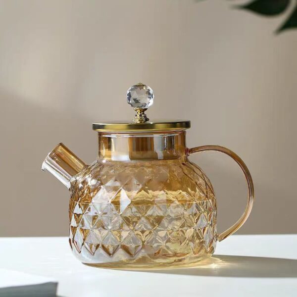 Glass cold water kettle with diamond shaped