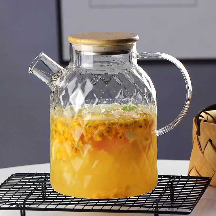 Rhombus-shaped kettle