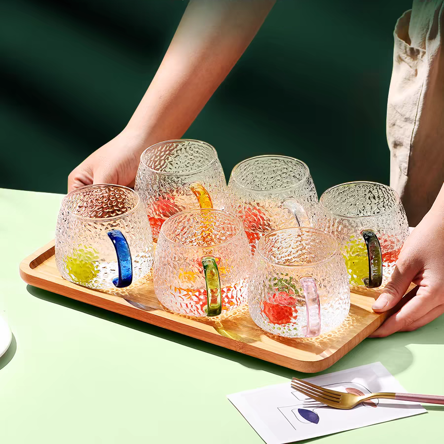 Hammer-patterned colored cup